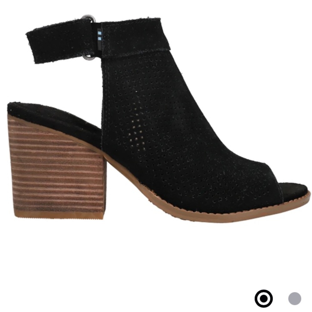 Tom's Women's Granada Sandals in Black (size 8.5)